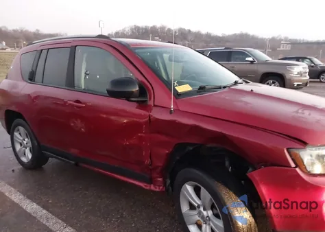 2017 Jeep Compass Sport Fwd z USA, uszkodzony, nr VIN 1C4NJCBA1HD123627
